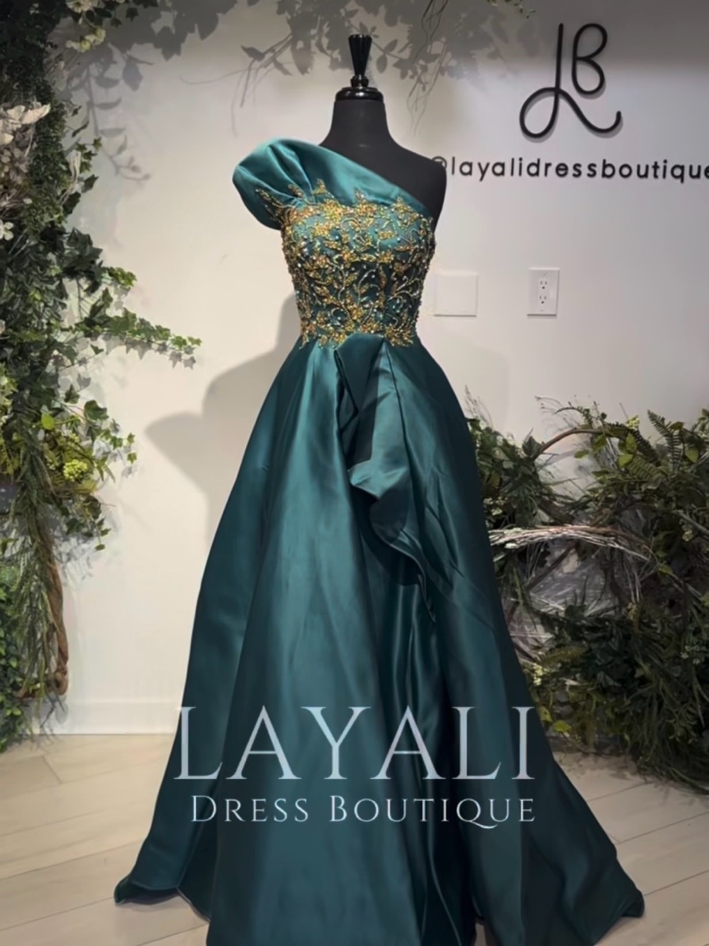 One-Shoulder Emerald Green Dress with Gold Embellished Bodice